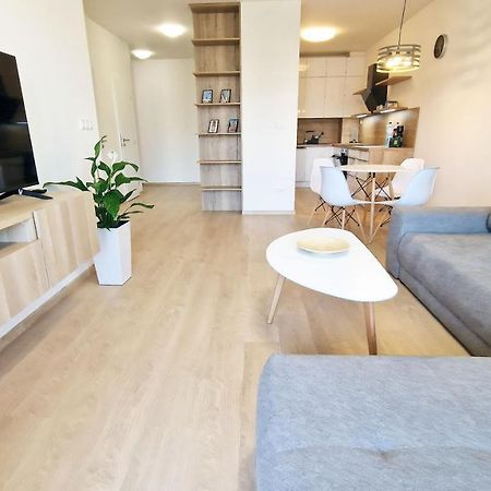Luxo 2 Room Apartments By Bratislavatrip Екстер'єр фото