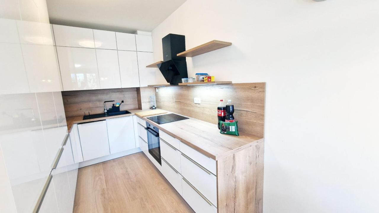 Luxo 2 Room Apartments By Bratislavatrip Екстер'єр фото
